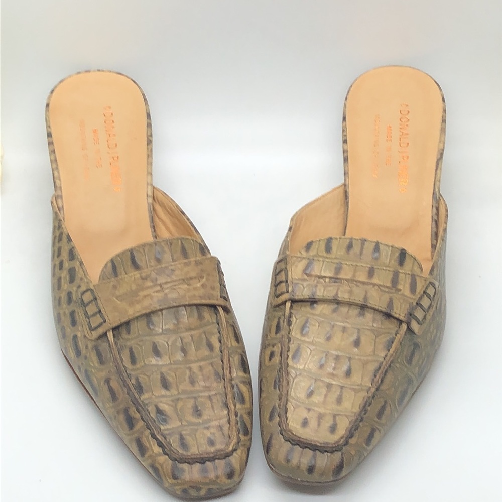 Donald J. Pliner Mosto khaki oil skin Gator NWOT
